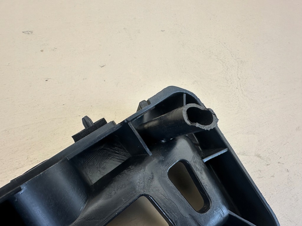 фото №7, Peugeot 5008 i 1 направляющая кронштейн бампера правый задняя правое задние 9686247680