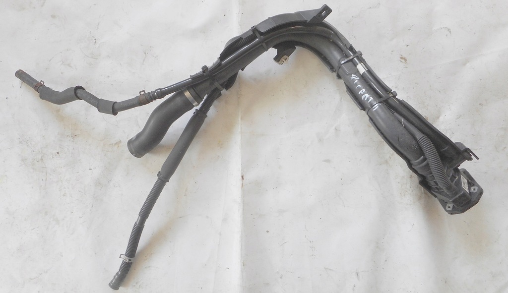 фото №1, Kia picanto iii 20r 1,0b труба шланг заливная горловина топлива