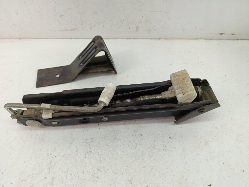 Купити Bmw 7 e38 домкрат автомобільний шпонка оригінальний номер 1096337