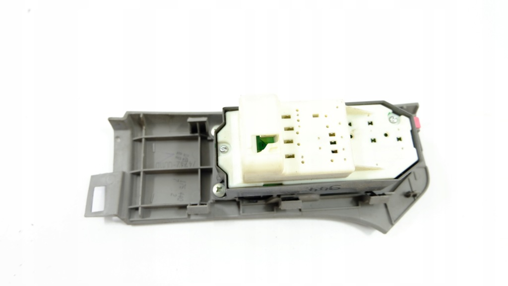 фото №4, Toyota yaris ii переключатель окон