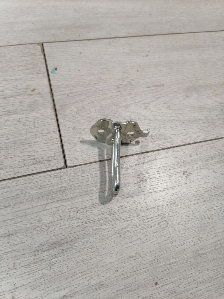 фото №1, Bmw 8 g14 засов крышка багажника 7357094