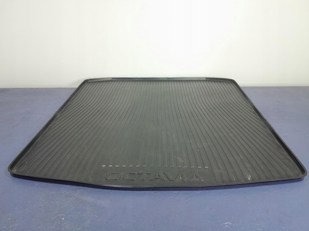 фото №8, Skoda octavia iv hb коврики мат багажника 5e4061500a