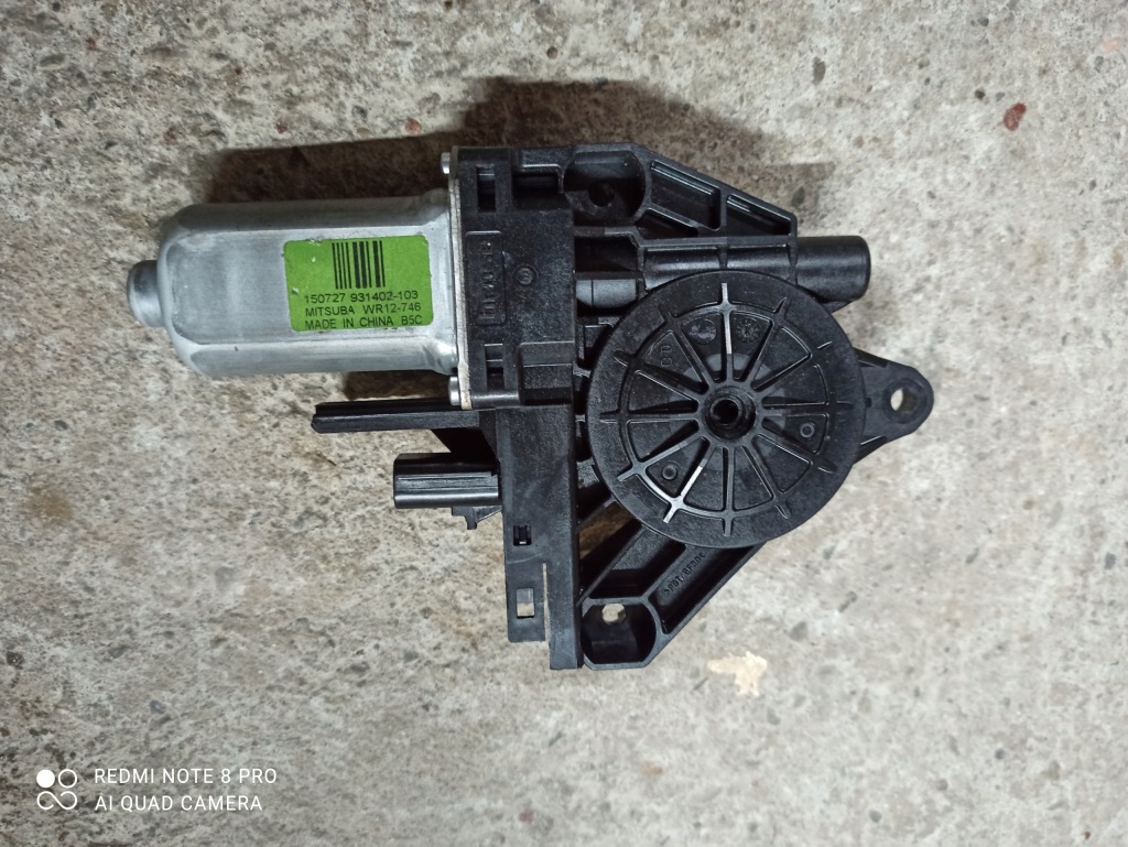 фото №1, Моторчик подъемника окон правый задняя jeep 931402