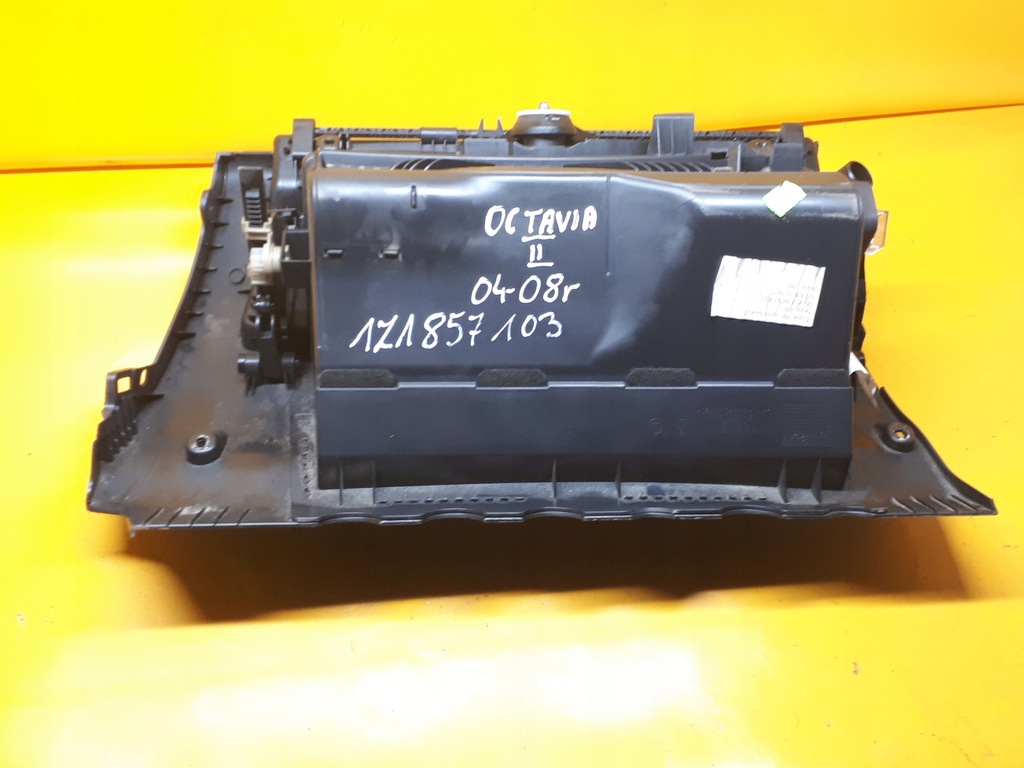 фото №10, Бардачок пасажира octavia ii 04-08r 1z1857103