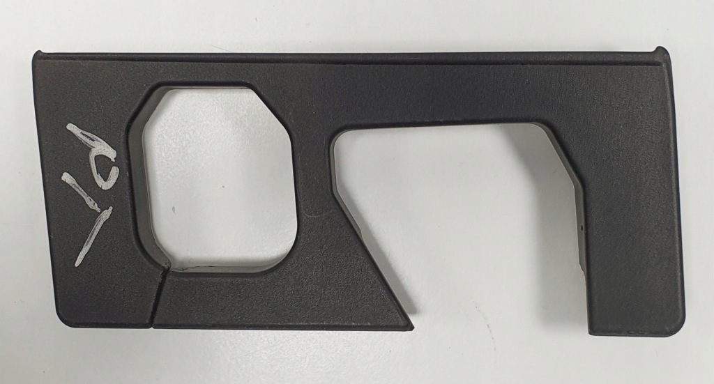 Купити Захист шарнір кришки правий задній mercedes w169