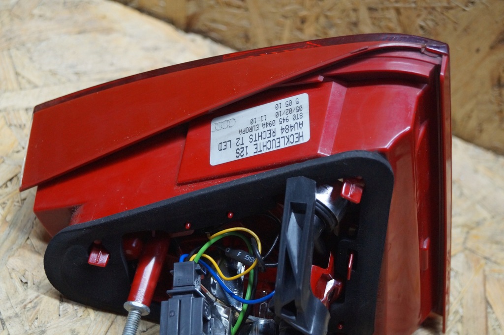 фото №8, Лампа правый задняя audi a5 8t крышка багажника led 8t0945094a