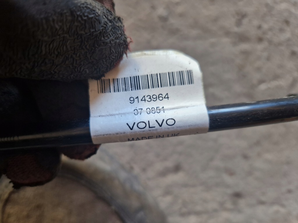 Куліса  куліса перемикання передач троси volvo v70 2 2.5 tdi Зі Шроту