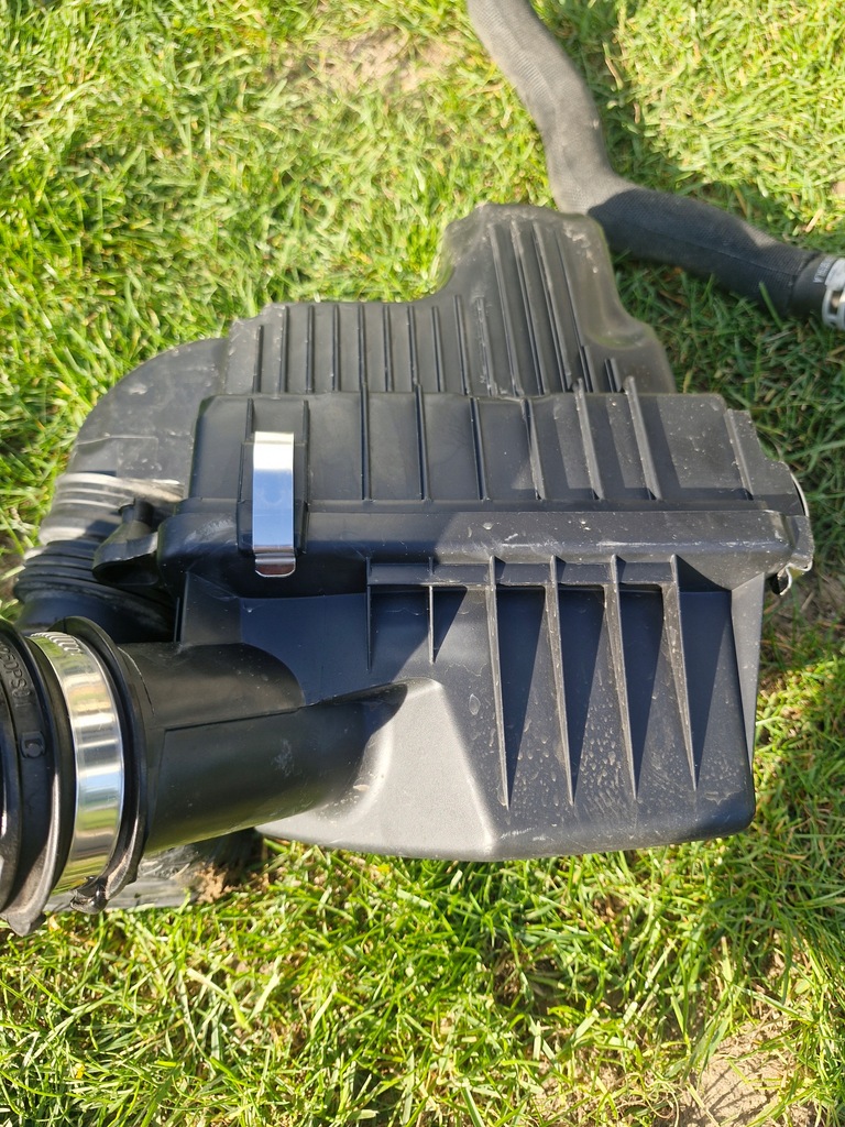 фото №1, Корпус фильтра sandero iii 165003077r