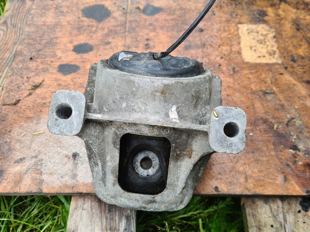 фото №1, Подушка двигуна 8k0199381jr audi a4 a5