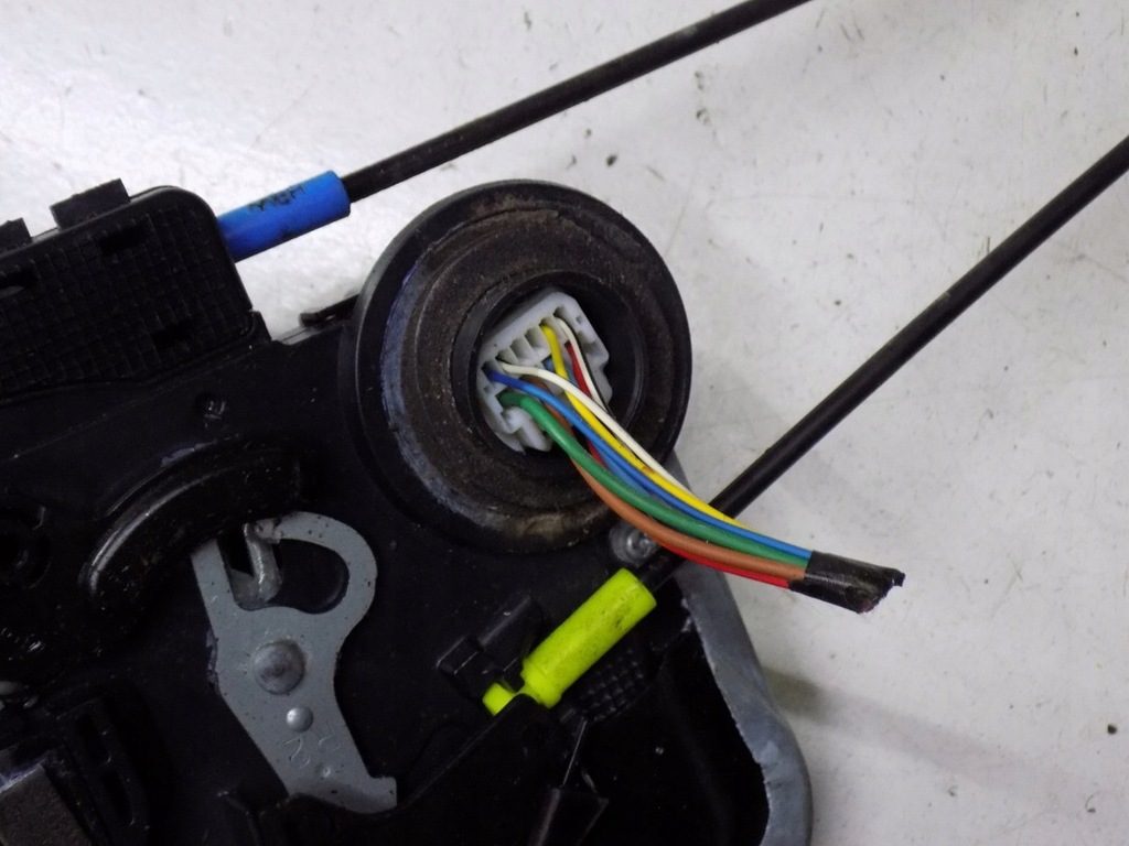 фото №5, Toyota auris i 5d замок двері правий задня