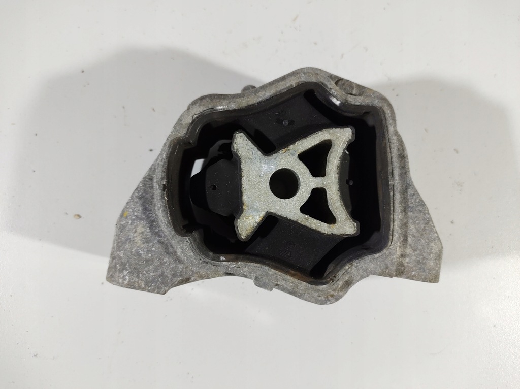 фото №10, Volvo v60 13r- подушка коробки передач