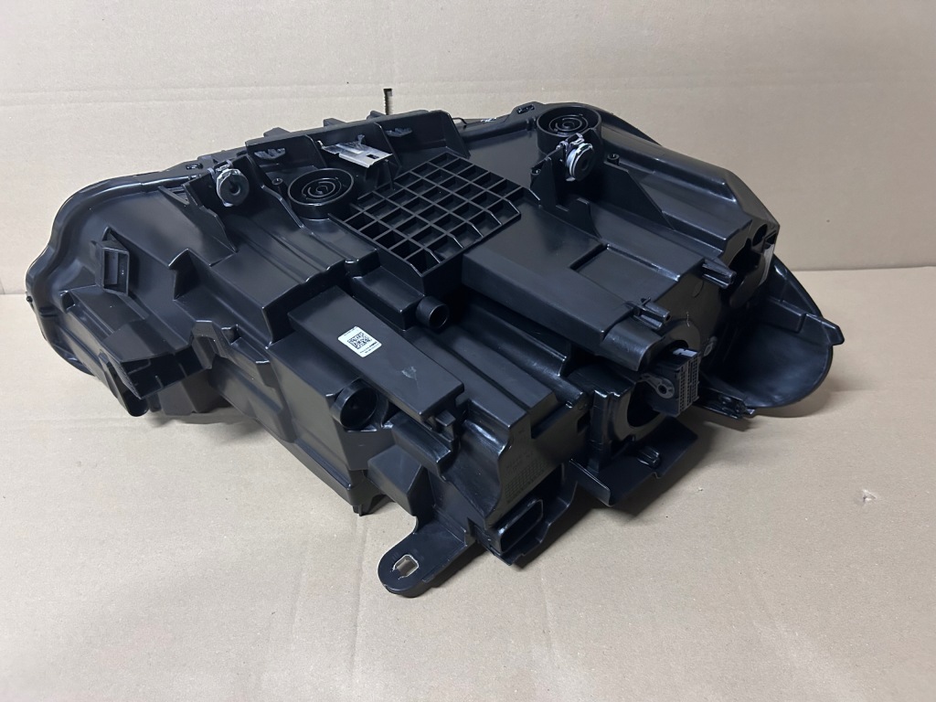 Фара правый  bmw x1 f48 рестайлинг  full led перед передняя с Разборки