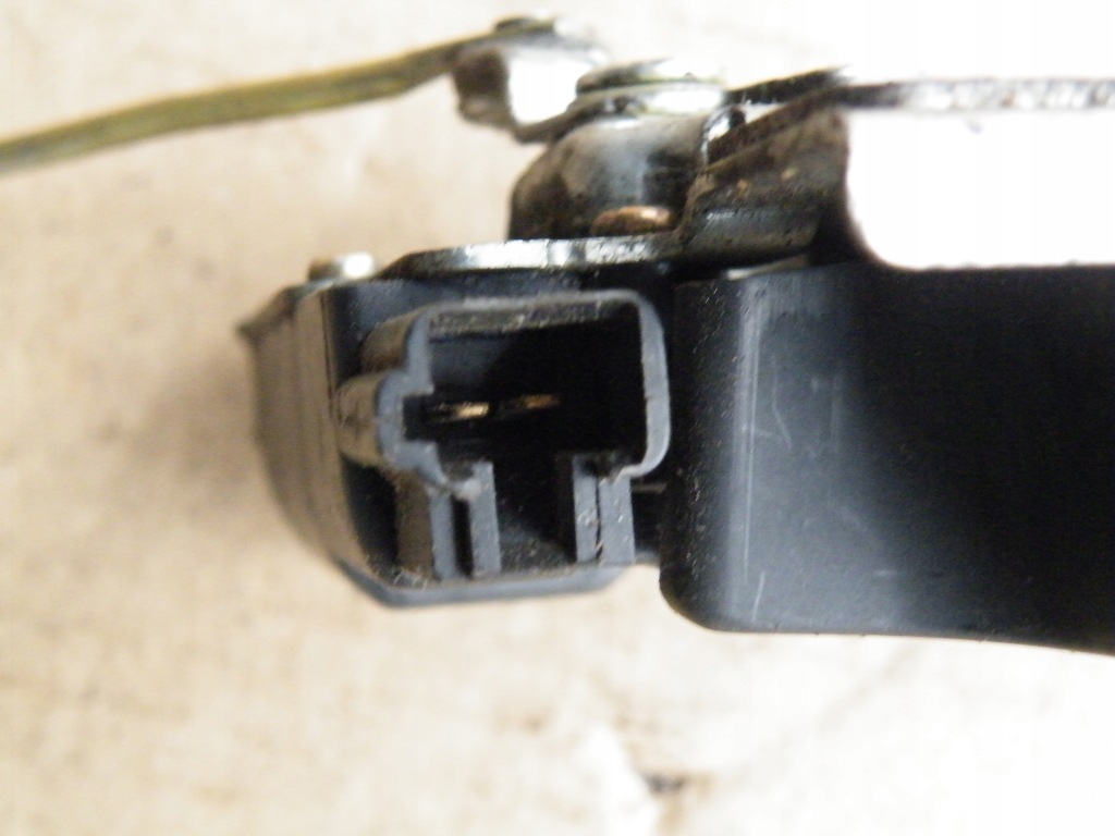 Lexus is200 замок крышки багажника задний  задний с Разборки