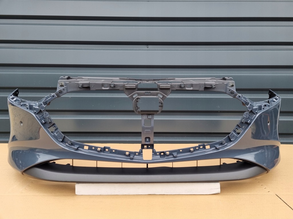 Купити Mazda 3 2019- бампер перед оригінал g149