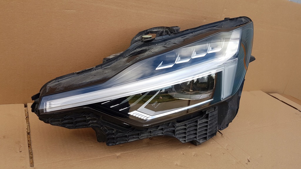 фото №7, Лампа перед ліва polestar ii 2 full led p31698070