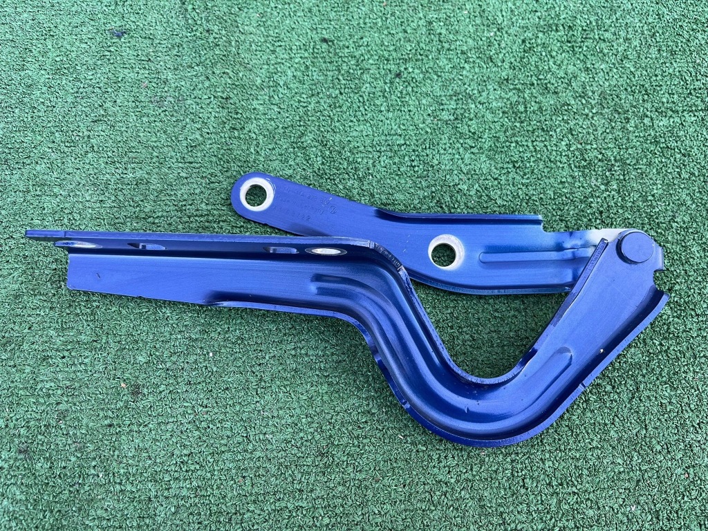 фото №1, Петля капот правий vw id4 id.4 id 4 ld5f 11a823302