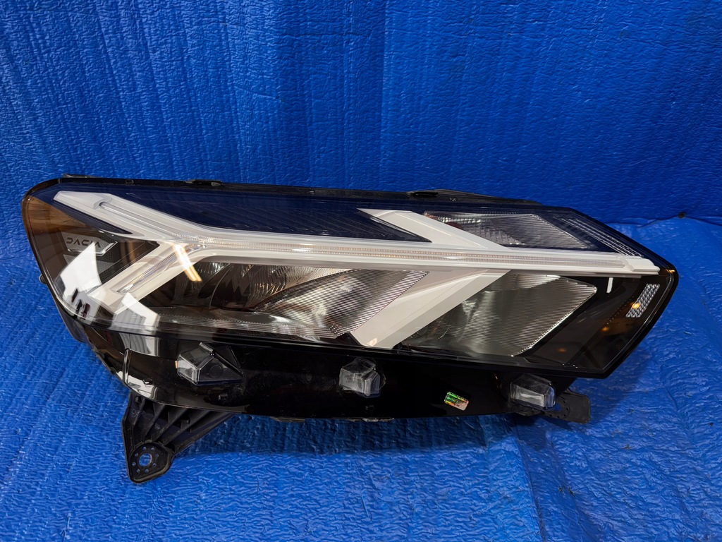 фото №1, Лампа перед права dacia sandero iii 3 led 20- 260107978r