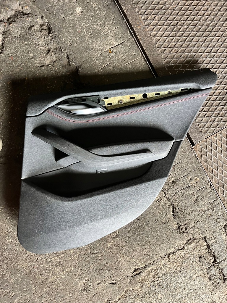 фото №1, 82 bmw x1 e84 обивка обшивка дверь задний правый