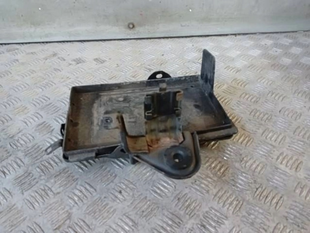 фото №2, Основание аккумулятор suzuki swift mk7 ddis