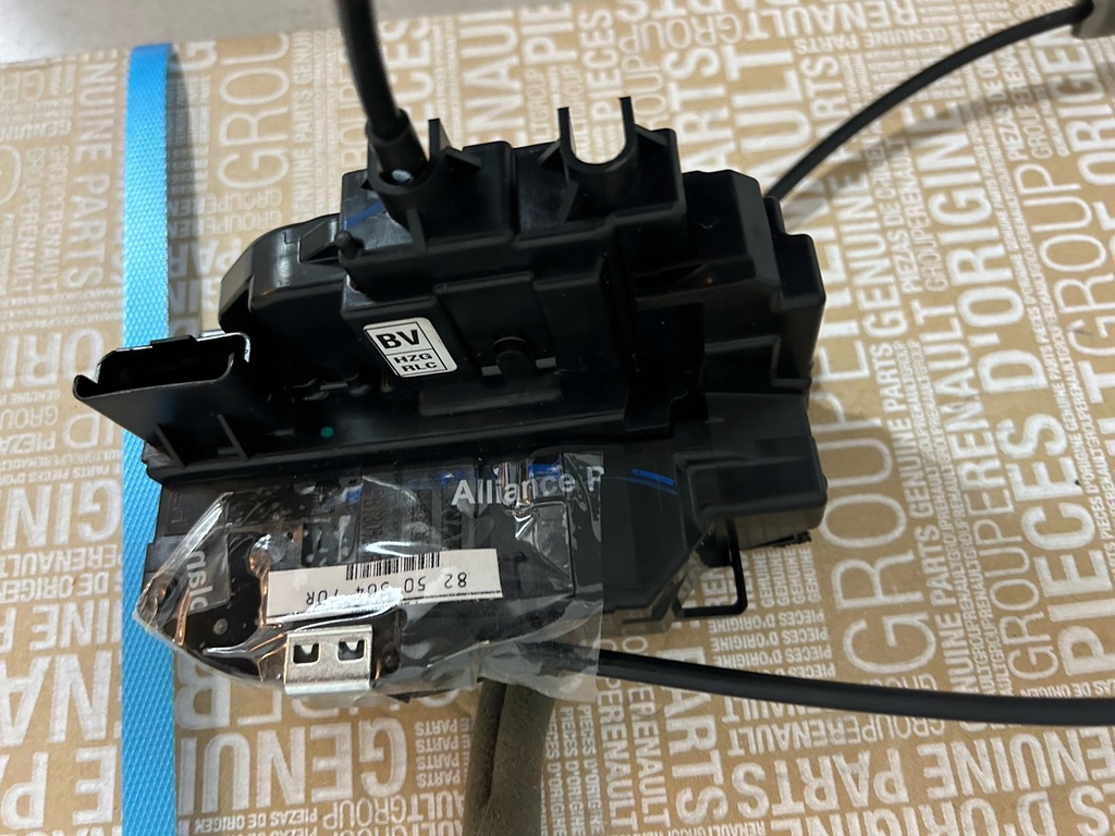 фото №1, Замок дверь левый задняя renault koleos ii оригинальный номер 825030470r