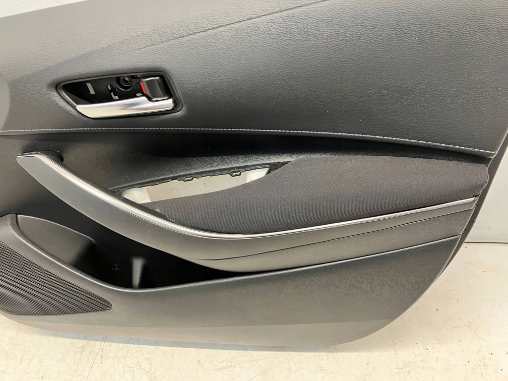 фото №7, Corolla e21 обшивка обивка дверь передних правый перед тканевый