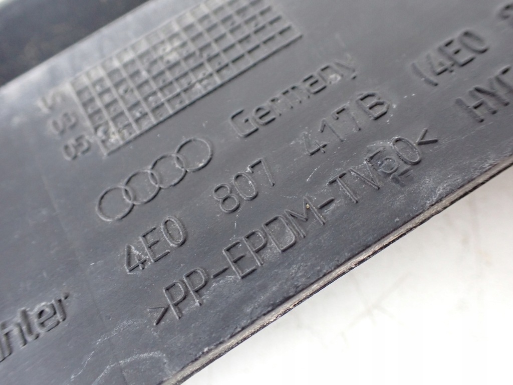 фото №10, Молдинг бампера отражатель audi a8 s8 d3 5.2 короткий 4e0807417b