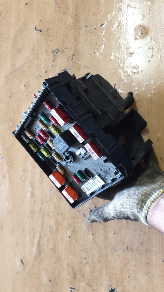 фото №1, Vw passat b6 коробка запобіжників