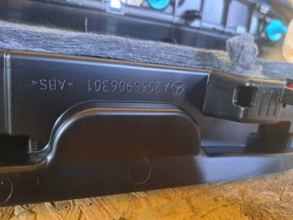 фото №7, Mercedes w206 kombi защита порог багажника пластик