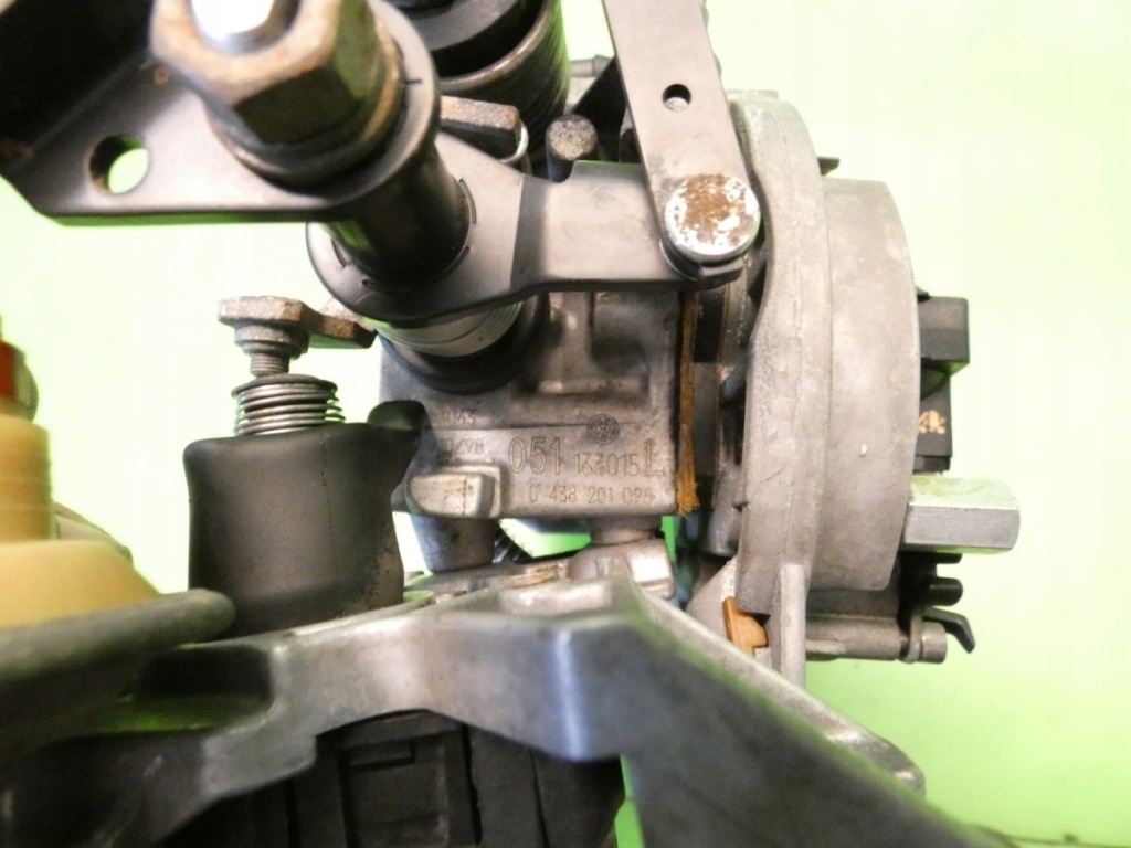 фото №12, Моноінжектор дросельна заслінка 051133015l 0438201096vw passat b3 1.8 8v 88-93