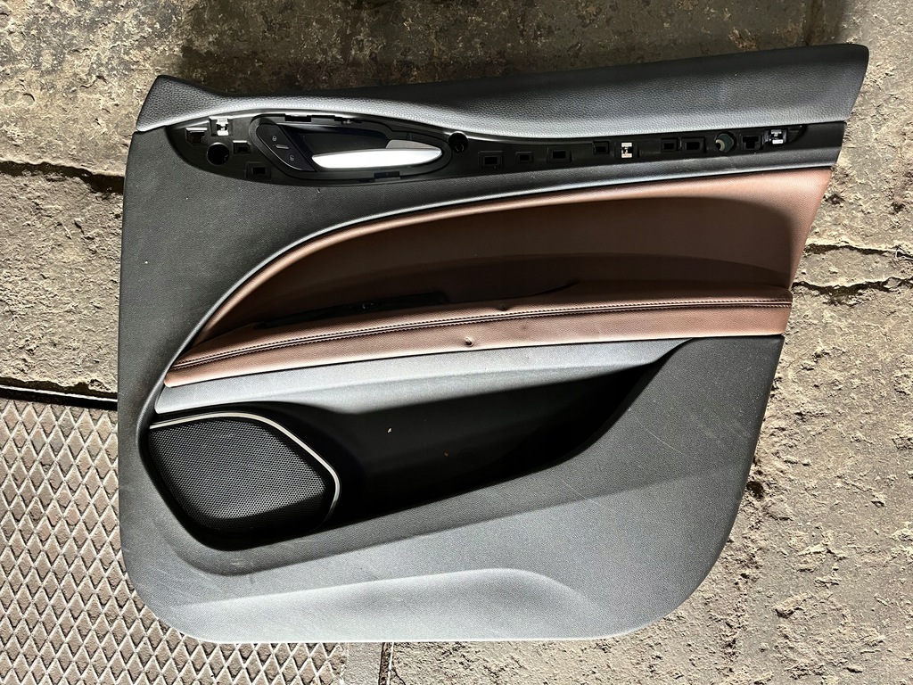 фото №1, 77 alfa romeo stelvio обшивка дверь передний правый