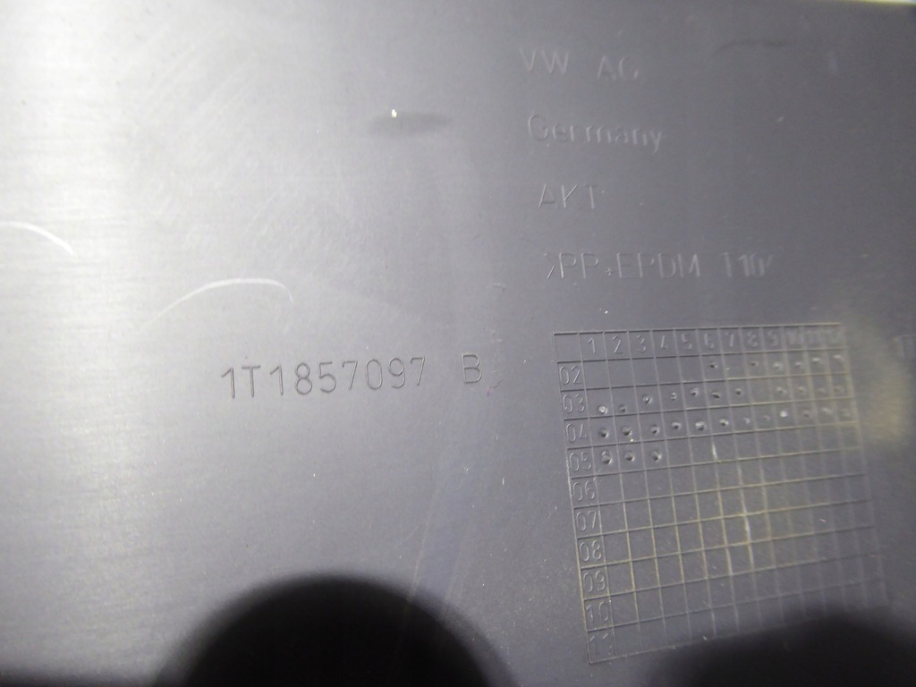 фото №7, Бардачок пассажира правый vw touran 1t0 03-10 europa