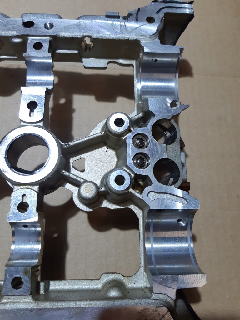 фото №10, Audi q5 8r 3.2 fsi крышка валов распределительного вала cal 06e103286l