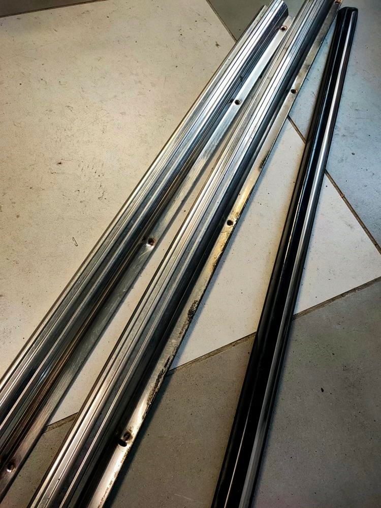 Накладки внутрішнє поріг хром mercedes 107 Недорого