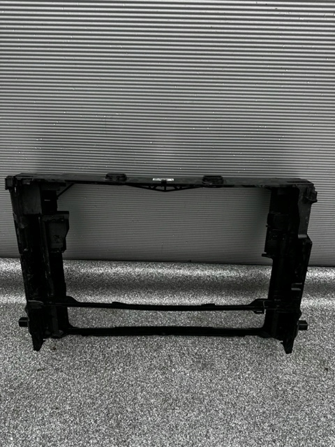 Купить Рамка к радиатор bmw 5 f10 f11