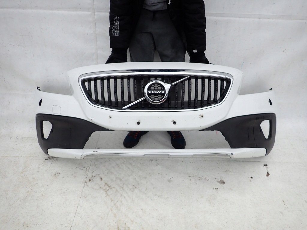 фото №1, Volvo v40 cross country lift 16-19 бампер перед передний sprysk pdc
