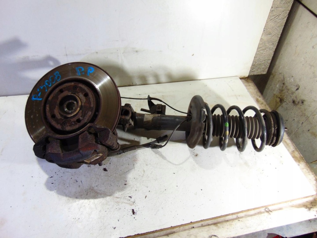 фото №1, Mcperson поворотный кулак правый перед 3008 i 1.6 ehdi