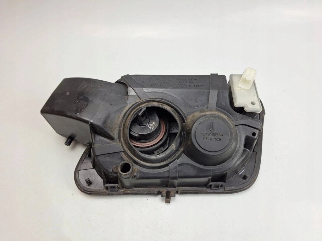 фото №12, Крышка заливной топлива peugeot 3008 ii 981010978a