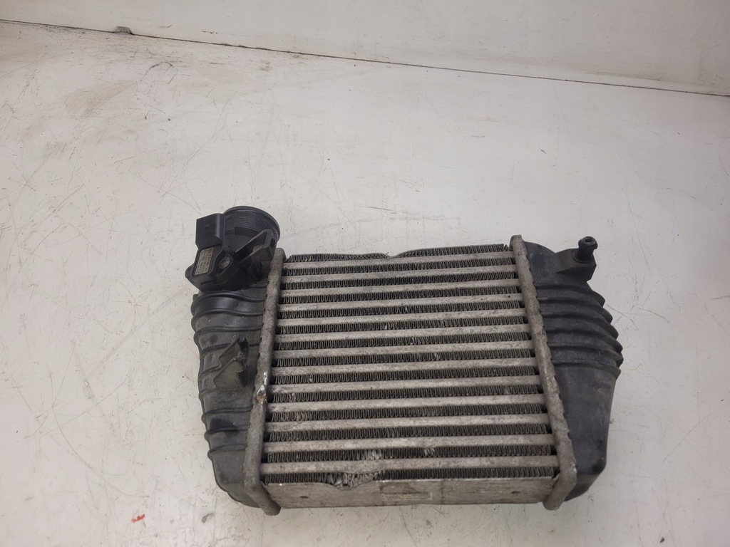 фото №7, Радіатор інтеркулер audi a6 c6 2.0 4f0145805ad