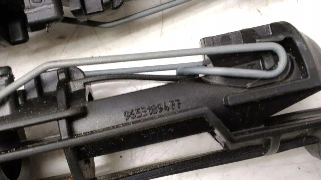 Подголовник citroën c6 td_ 9653189477 2.18l дизель 125kw 2009 Цена