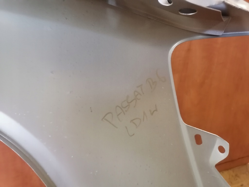 Купити Крило ліве перед volkswagen passat b6 ld1w