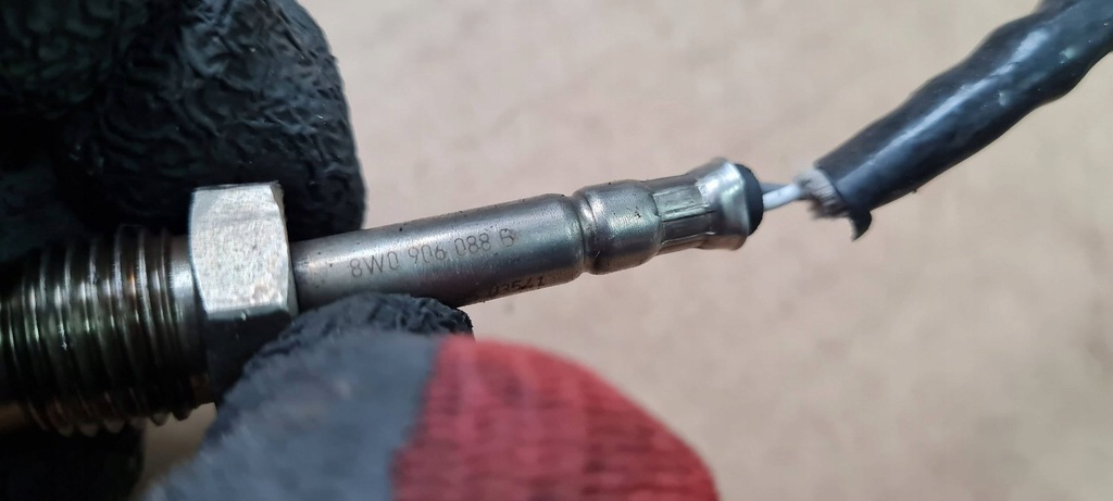 фото №5, A4 b9 8w датчик температуры выхлопных газов 2.0 tdi 8w0906088b a5 8w q5 a6