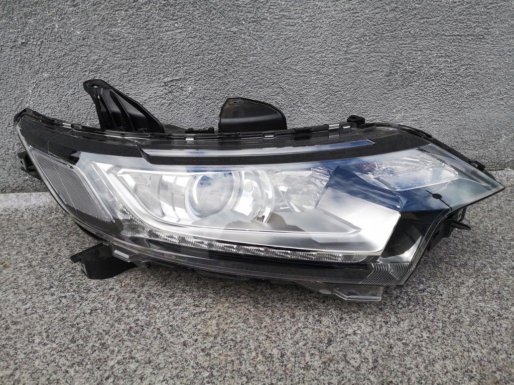 фото №1, Mitsubishi outlander 3 iii lift 2015- 15- led линза