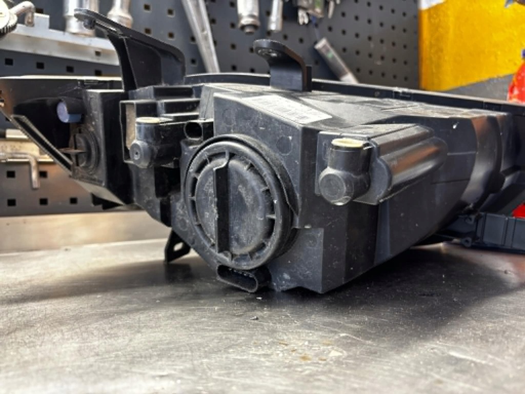 фото №15, Mitsubishi colt vi 08 лампа ліва перед передня 030124930100 030124930200