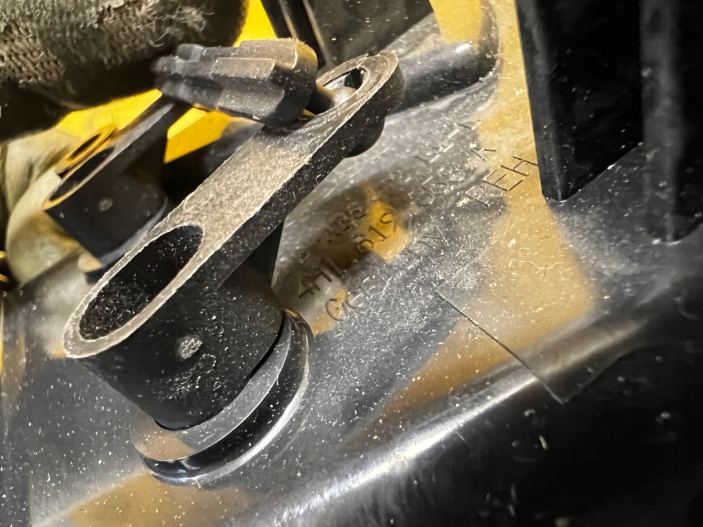 Воздуховод канал распределитель воздуха перед левый audi a8 d4 с Разборки