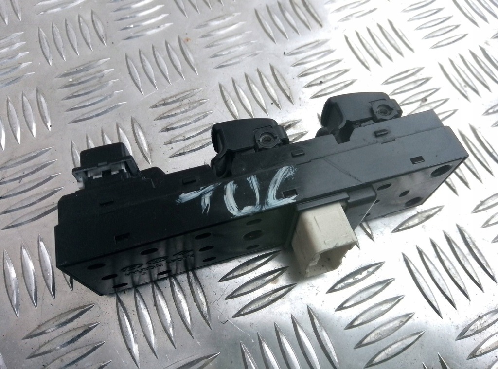 фото №6, Hyundai tucson jm 2006 1991cm3 перемикач / кнопка відкривання вікон