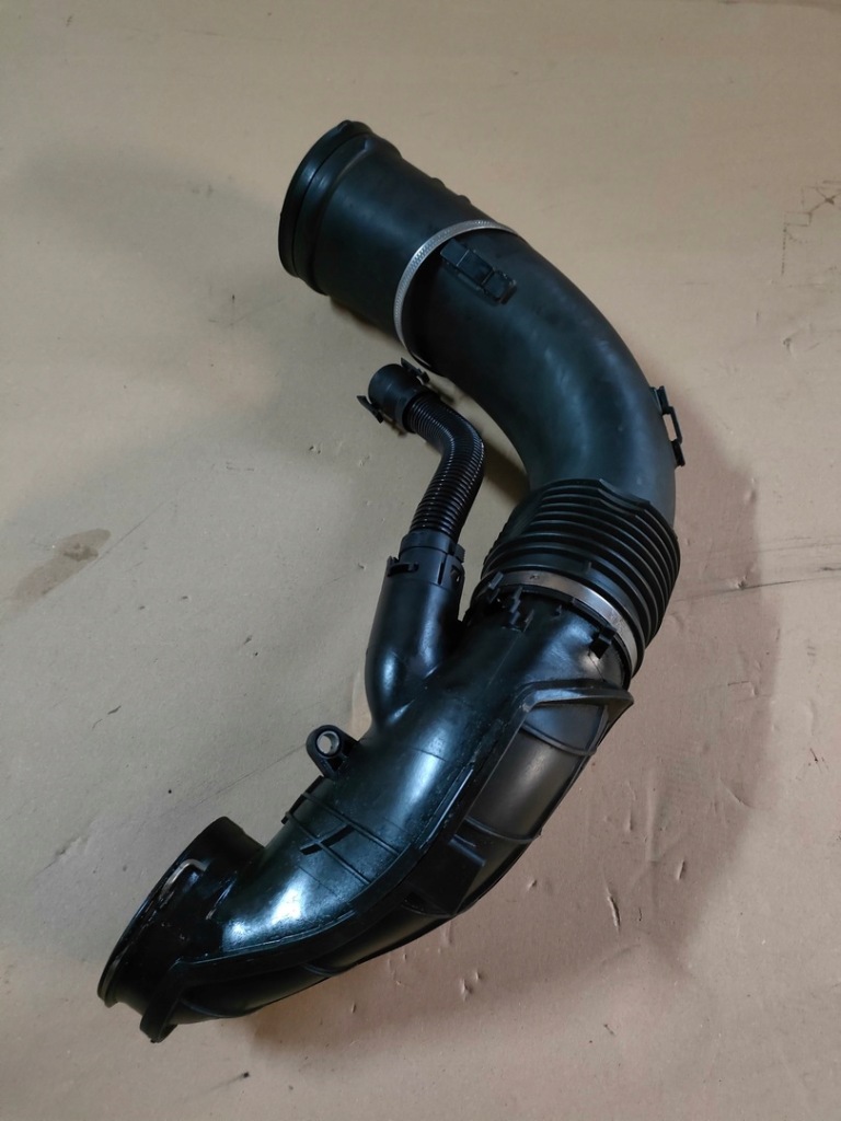 Bmw x5 f15 3.0d шланг труба повітря 8512381 Оригінал