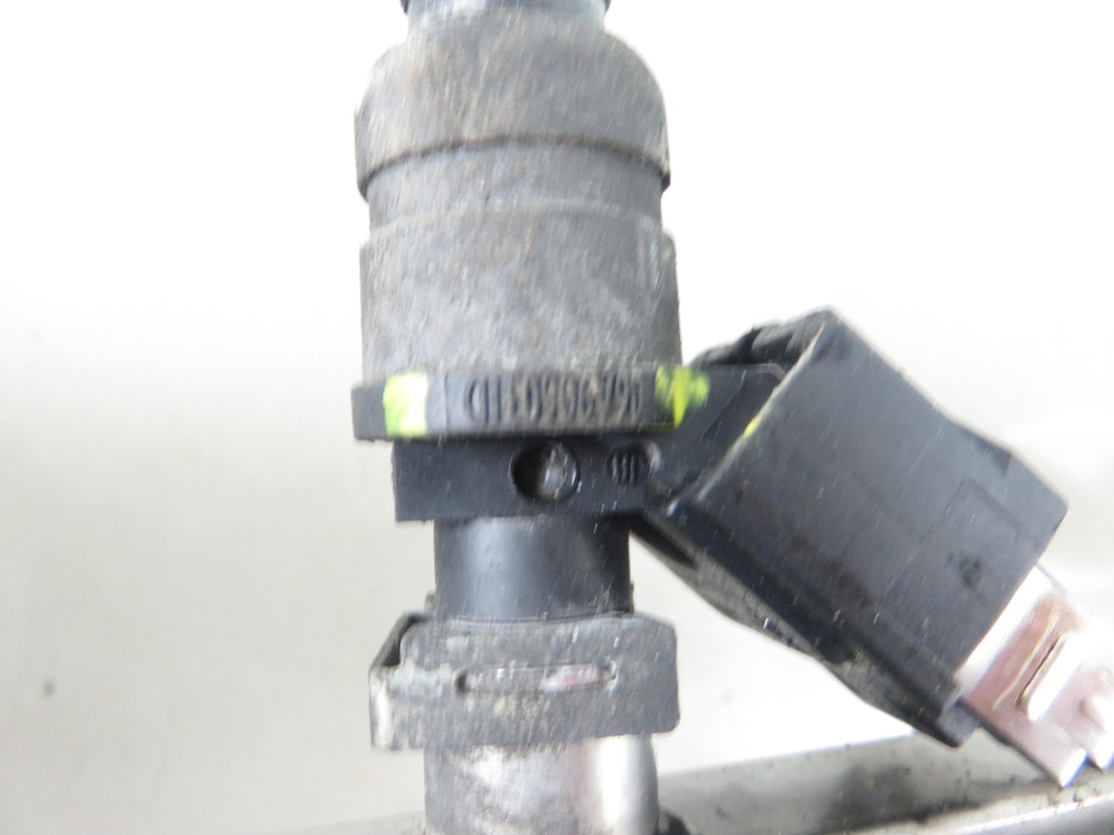 фото №6, Молдинг упорскування vw bora 1.8 06a906031d