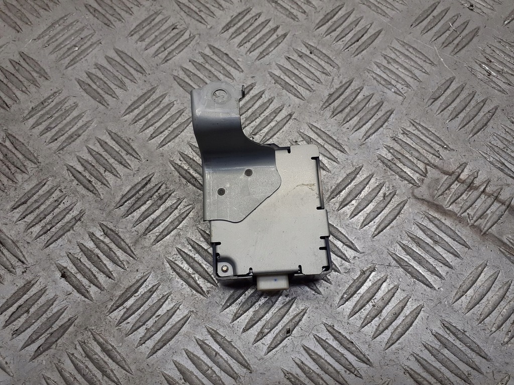 фото №1, Модуль блок управления дверь corolla verso 89741-0f010