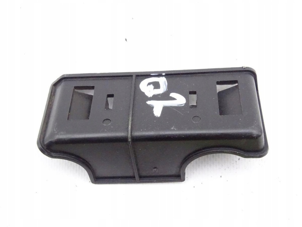 Купить Audi q2 81a 2016- кронштейн радиатора 81a121230