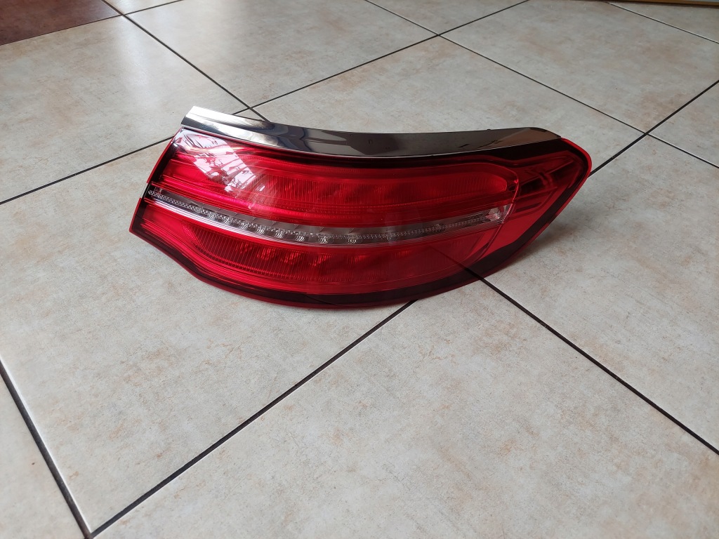 Купити Права фара - задні - full led --- mercedes gle w292